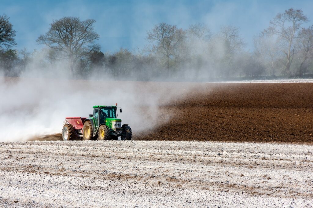 tractor, field, agriculture-4127027.jpg